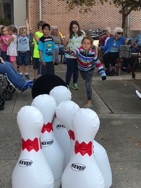 Outdoor Bowling Fun 6